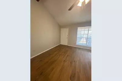 441 Signal Hill Court N, Fort Worth, TX 76112 - Photo 6