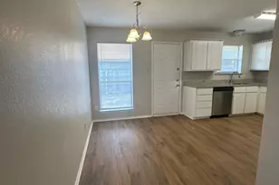 441 Signal Hill Ct N, Fort Worth, TX 76112 - Photo 12