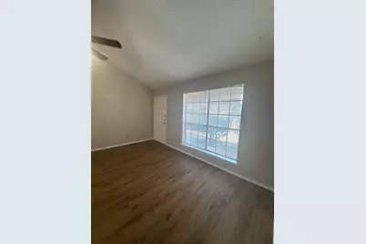 441 Signal Hill Court N, Fort Worth, TX 76112 - Photo 10