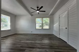 558 Harrison Ln, Hurst, TX 76053 - Photo 10