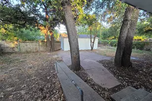 558 Harrison Ln, Hurst, TX 76053 - Photo 24