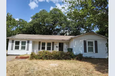 558 Harrison Lane, Hurst, TX 76053 - Photo 2