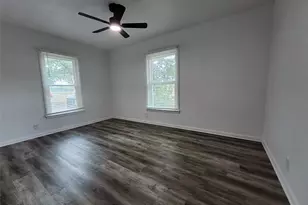 558 Harrison Ln, Hurst, TX 76053 - Photo 16