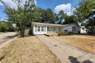 558 Harrison Ln, Hurst, TX 76053 - Photo 1