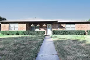 251 Alicia St, Bowie, TX 76230 - Photo 2