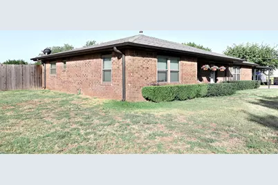 251 Alicia Street, Bowie, TX 76230 - Photo 4