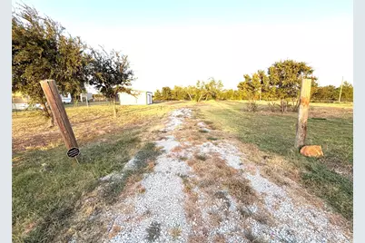 11428 Pecan Creek Road, Pilot Point, TX 76258 - Photo 2