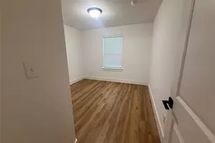 905 E 10th St, Bonham, TX 75418 - Photo 8