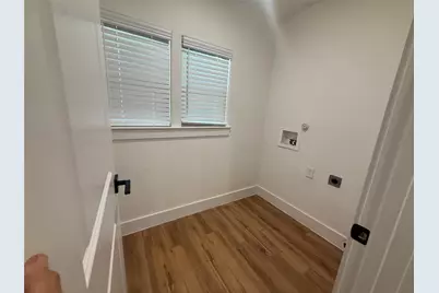905 E 10th Street, Bonham, TX 75418 - Photo 12