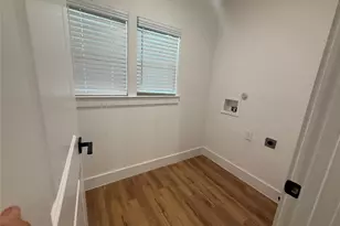 905 E 10th St, Bonham, TX 75418 - Photo 12