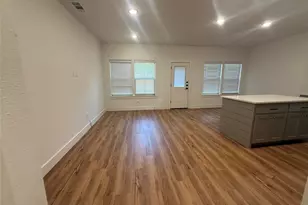 905 E 10th St, Bonham, TX 75418 - Photo 2
