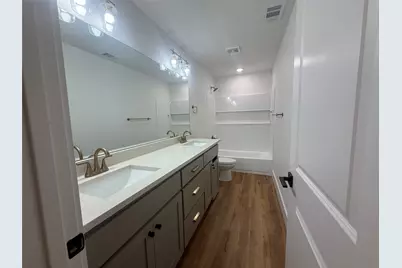 905 E 10th Street, Bonham, TX 75418 - Photo 16