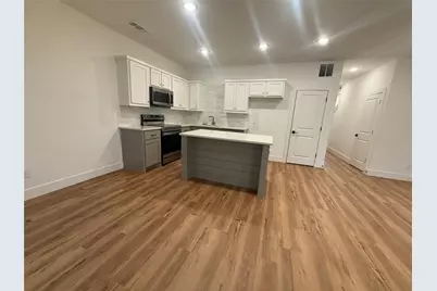 905 E 10th Street, Bonham, TX 75418 - Photo 4