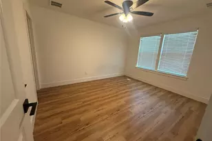 905 E 10th St, Bonham, TX 75418 - Photo 14