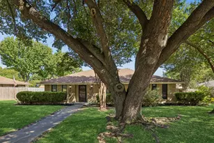 117 Wesley Dr, DeSoto, TX 75115 - Photo 1