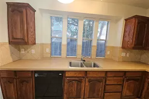 10945 Hawks Landing Rd, Fort Worth, TX 76052 - Photo 6