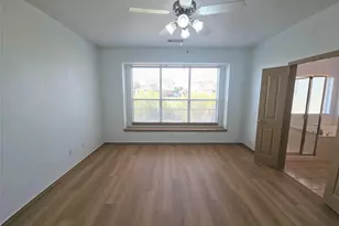 10945 Hawks Landing Rd, Fort Worth, TX 76052 - Photo 14