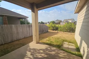 10945 Hawks Landing Rd, Fort Worth, TX 76052 - Photo 26