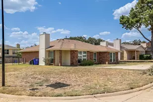 113 Oakwood Ln, Kennedale, TX 76060 - Photo 1