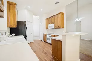 110 Bluebonnet Cir, Justin, TX 76247 - Photo 4