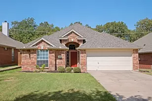 110 Bluebonnet Cir, Justin, TX 76247 - Photo 2