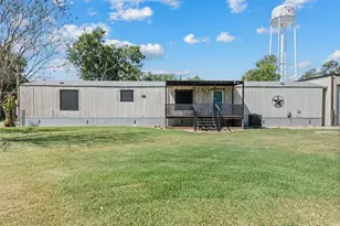 139 N 4th St, Axtell, TX 76624 - Photo 4