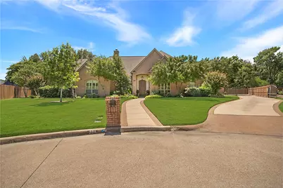 201 Rochelle Court, Colleyville, TX 76034 - Photo 2