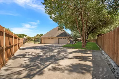 201 Rochelle Court, Colleyville, TX 76034 - Photo 32