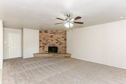 1206 California Trail, Grand Prairie, TX 75052 - Photo 2