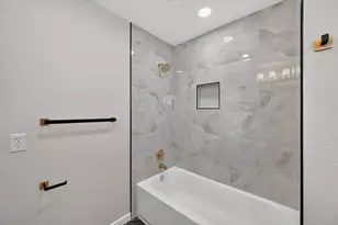 1902 Alamo Dr, Arlington, TX 76012 - Photo 20