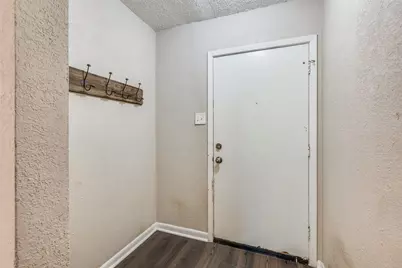 204 E Cunningham Avenue, Crowley, TX 76036 - Photo 4