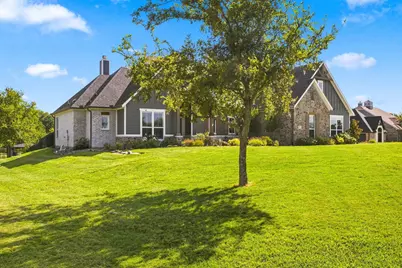 215 Tonkawa Trail, Corsicana, TX 75109 - Photo 2