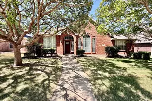 1632 Castle Pines Dr, Frisco, TX 75036 - Photo 1