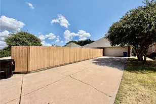 1632 Castle Pines Dr, Frisco, TX 75036 - Photo 30