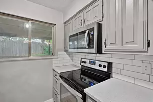 1601 White Oak Ct, Denton, TX 76209 - Photo 2