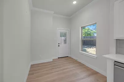 5511 Black Pine Circle, Granbury, TX 76048 - Photo 10