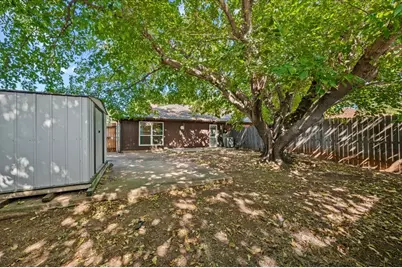 814 Rock Creek Drive, Euless, TX 76039 - Photo 4