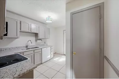 814 Rock Creek Drive, Euless, TX 76039 - Photo 14