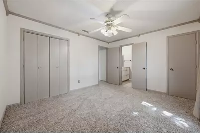 814 Rock Creek Drive, Euless, TX 76039 - Photo 18