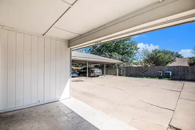 6915 W Cleburne Road, Fort Worth, TX 76133 - Photo 24