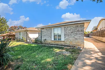 6915 W Cleburne Road, Fort Worth, TX 76133 - Photo 1