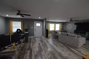 205 E 6th St, Kaufman, TX 75142 - Photo 2