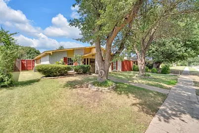 5013 Shannon Drive, The Colony, TX 75056 - Photo 2