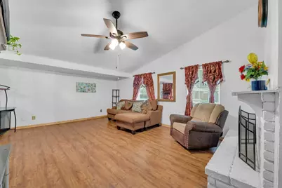 5013 Shannon Drive, The Colony, TX 75056 - Photo 4