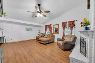 5013 Shannon Dr, The Colony, TX 75056 - Photo 4