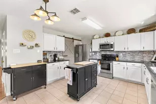2212 Plum Ct, Little Elm, TX 75068 - Photo 2