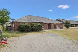5215 Ganzer Rd W, Krum, TX 76249 - Photo 2