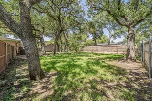 1233 Fair Oaks Dr, Irving, TX 75060 - Photo 30