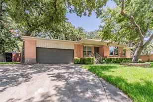 1233 Fair Oaks Dr, Irving, TX 75060 - Photo 2