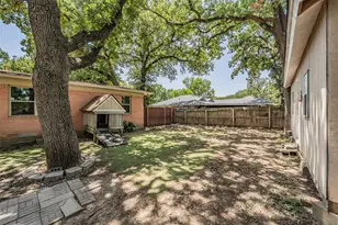 1233 Fair Oaks Dr, Irving, TX 75060 - Photo 34